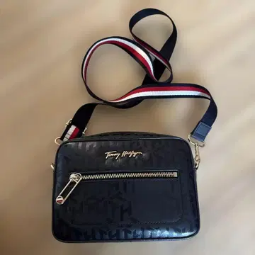 Tommy Hilfiger 블랙 숄더백