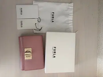 새상품 FURLA 핑크 3단 폴더형 지갑