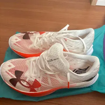Under Armour VELOITI ELITE