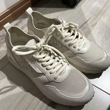 MICHAEL KORS JESSE 믹스 미디어 스니커즈 23cm