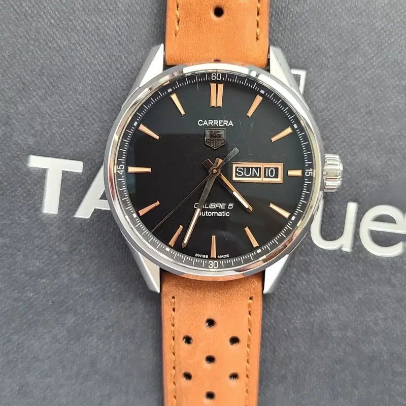 태그호이어 까레라 블랙 로즈골드 41mm 칼리버5 오토매틱