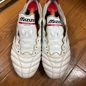 미즈노 프로페셔널 모델 축구화