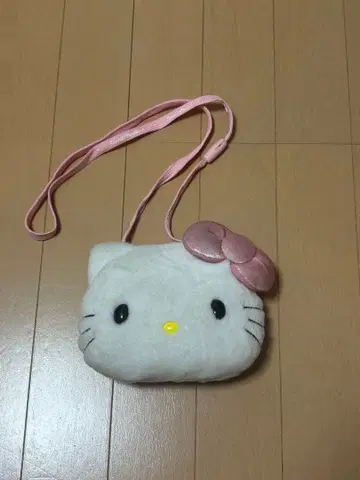 산리오 퓨로랜드 키티 핑크 봉제 인형 파우치
