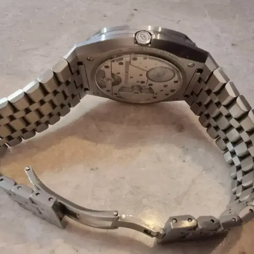 구찌 25H 남성 시계 40mm 하이워치 사진 5