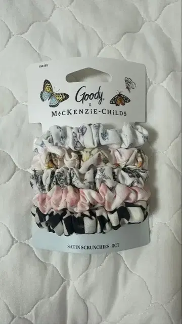 Goody x Mackenzie-Childs 새틴 스크런치 3개 세트