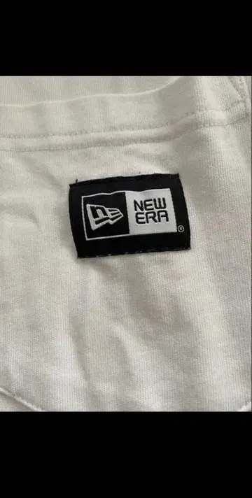 NEW ERA 화이트 롱 슬리브 티셔츠 M