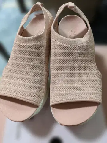 Skechers Arch Fit 핑크 샌들