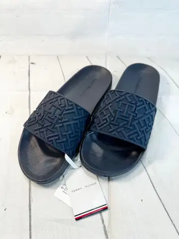타미힐피거 모노그램 풀 사이드 샌들 23.5-24cm 새상품