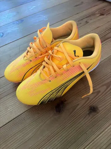 PUMA 축구화 스파이크