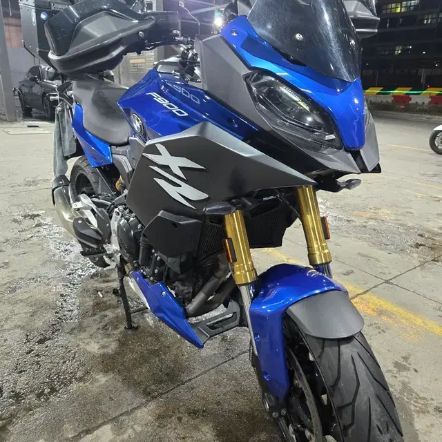 2023 BMW 23 model year f900xr for sale in two weeks only 800 to 10,000