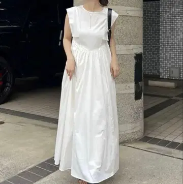 화이트 슬리브리스 원피스 개더 절개 원피스 화이트 여름 원피스