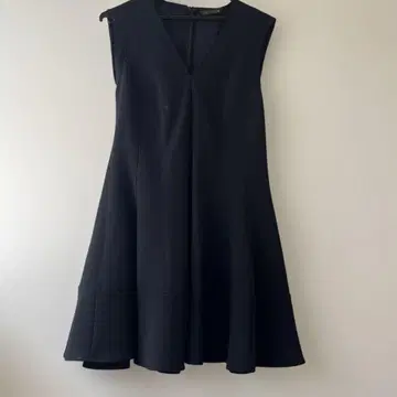 ZARA 블랙 슬리브리스 V넥 원피스