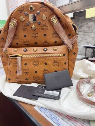 MCM 백팩 미디엄 [ 미사용 ]