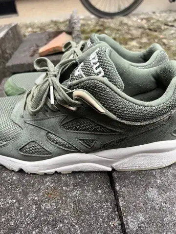 Mizuno 스니커즈 그린