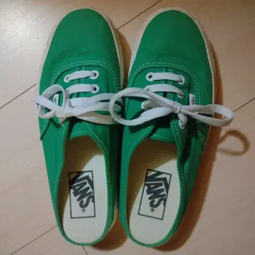 VANS 그린 컬러 스니커즈