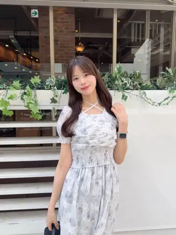 안미르 개더 리본 플라워 셔링 OP