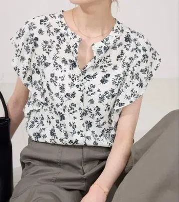 SLOBE IENA 프렌치 프릴 슬리브 플라워 블라우스