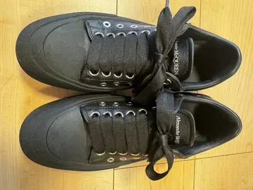 [ 가격 인하 ] Alexander McQueen 블랙 스니커즈