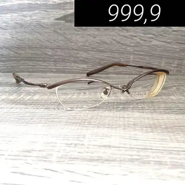 999.9 안경