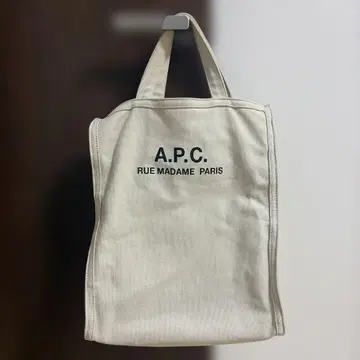 A.P.C. 토트백 크림색