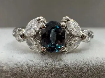 알렉산드라이트 0.35ct / 다이아몬드 0.53ct 플라티나 반지