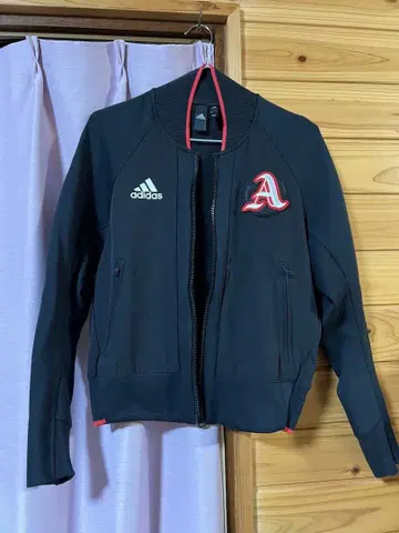 adidas 바시티 자켓 블랙 작음 L 사이즈