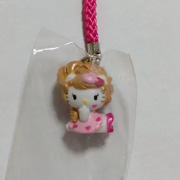 초레어 모모카 에리 모모에리 헬로키티 매달기
