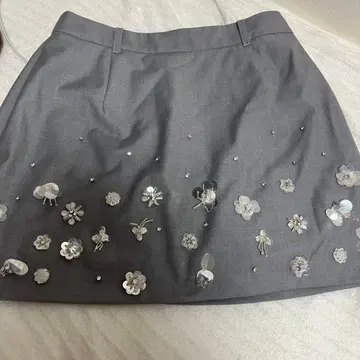 LILYBROWN CANDYSTOCK 스커트 미니 비쥬 플라워