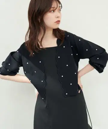 오늘 삭제 인기 완판 natural couture 스캘럽 자수 가디건