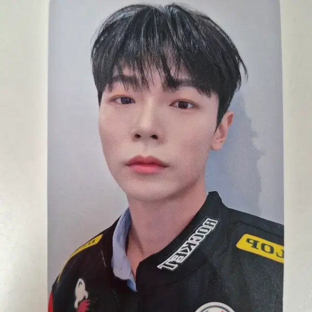 ๋ฃจ์ ์ ์์ฐฌ ์์ฐฝ์ฅ ํฌ์นด