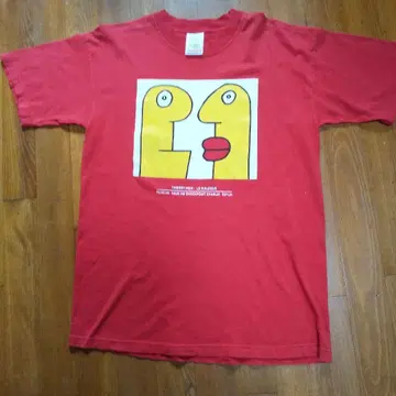 90s 스크린 스타즈 Thierry Noir: 아트의, 빨간색 T셔츠