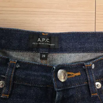 A.P.C. PETIT NEW STANDARD 스트레이트 데님 28