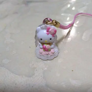 가격 인하, Hello Kitty 웨딩 드레스 스트랩