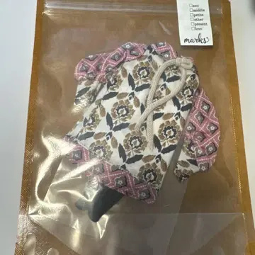 작가님 네오 브라이스 아웃핏