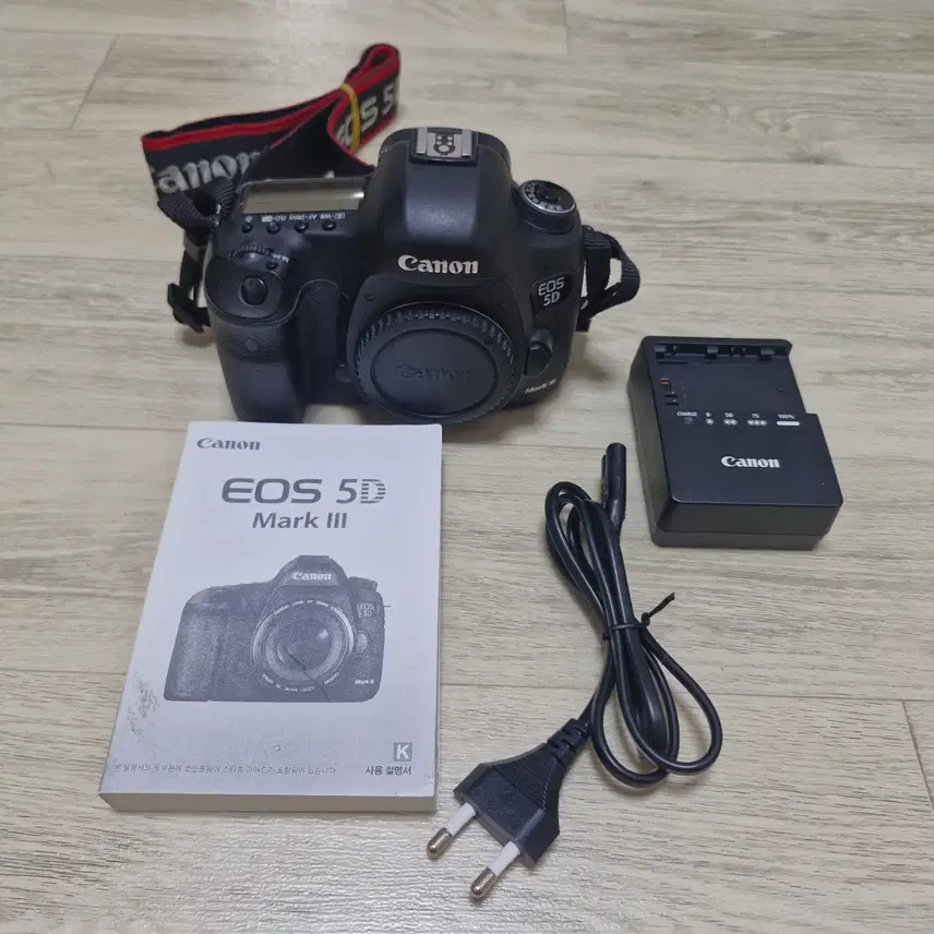 캐논 EOS 5D Mark III 풀프레임 DSLR 카메라
