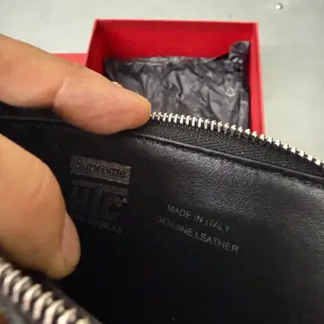 Supreme x HTC Studded wallet cow 송치 | 브랜드 중고거래 플랫폼