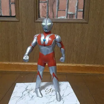 [ 무료배송 ] 파워풀 사운드 울트라맨 피규어 BANDAI 쇼와 레트로