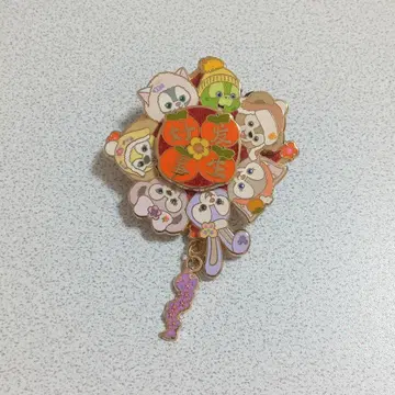 홍콩 디즈니 더피 프렌즈 회전 핀 배지
