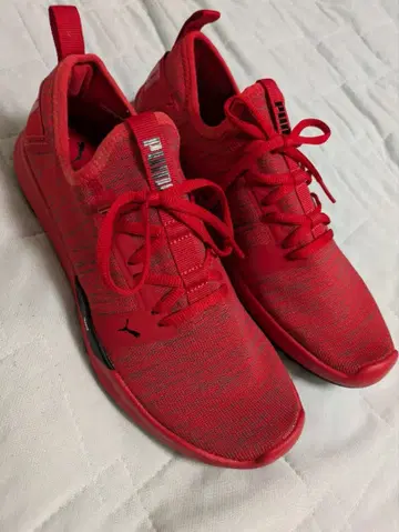 PUMA 스니커즈