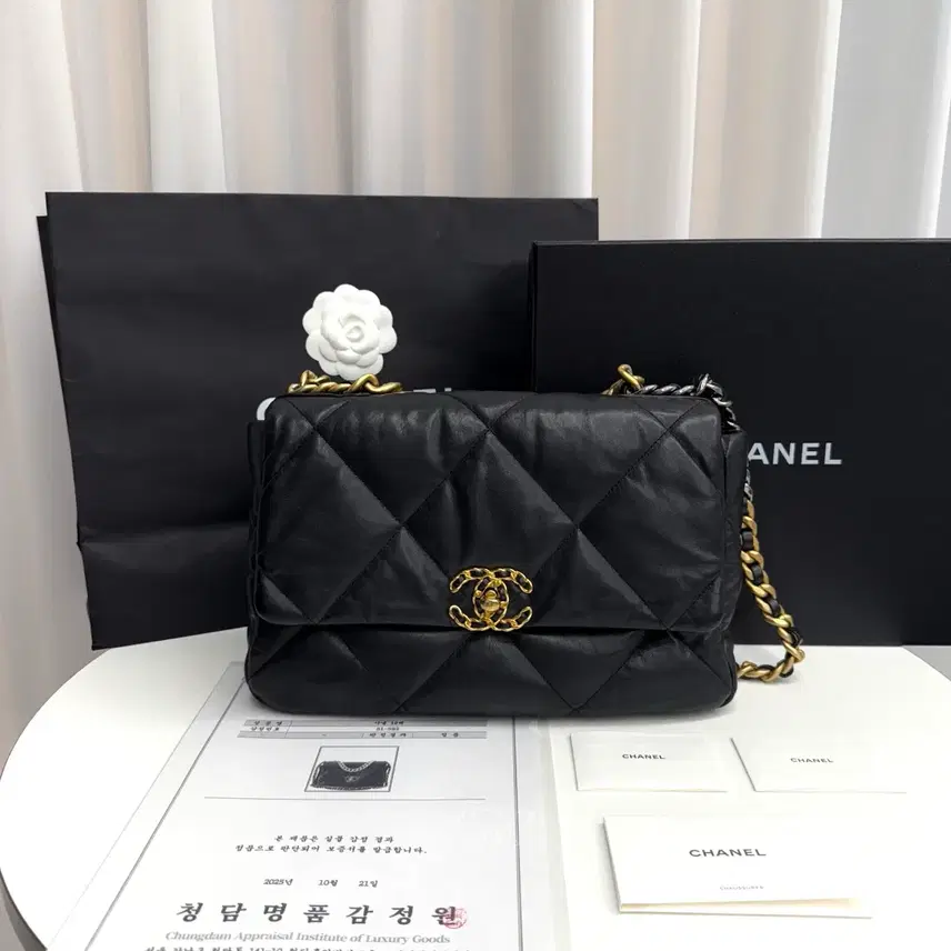 샤넬 [정품] 19백 블랙 램스킨 빈티지금장 라지 숄더 30번대 사진 1