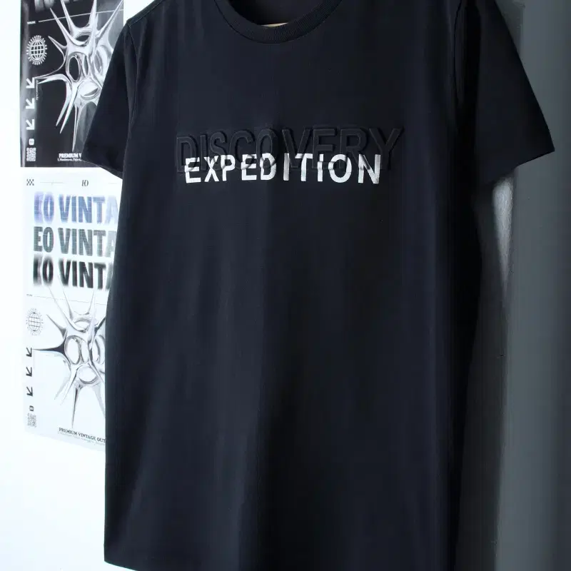 W(XL) 디스커버리 반팔 티셔츠 에이징 빅로고 블랙-7BAF
