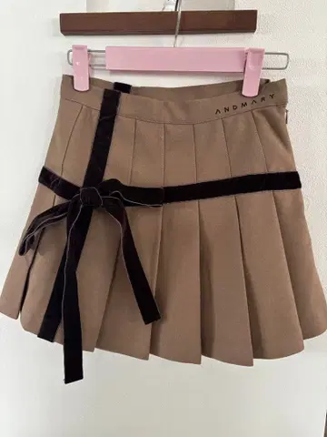 andmary Valentine ribbon mini skirt
