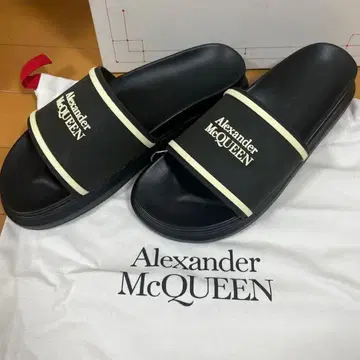 [ 새상품 ] Alexander McQueen 러버 슬라이드 샌들 블랙