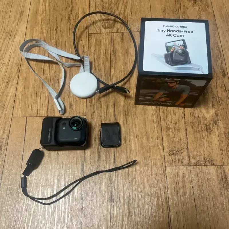 Insta360 GO Ultra 4K 캠 풀세트(128G sd카드 포함)