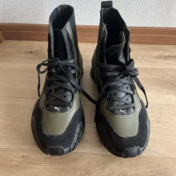 PUMA SYRON 올리브/블랙 하이컷 스니커즈