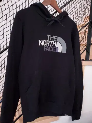 [ 새상품급 ] THE NORTH FACE 후드티 맨투맨 풀오버 블랙