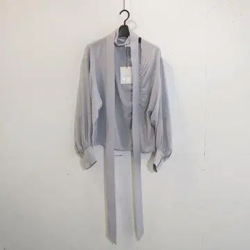 빅토리아 베컴 개더 볼륨 슬리브 블라우스