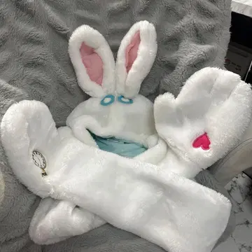 화이트 토끼 머플러 캡 원더랜드 앨리스 디즈니