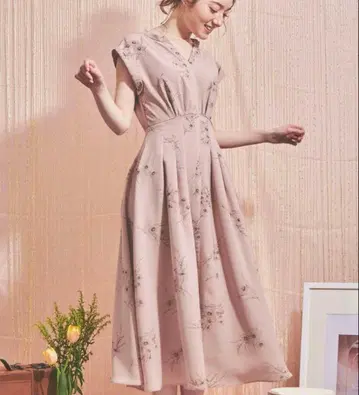 새상품급 노엘라 스케치 플라워 무늬 셔츠 원피스