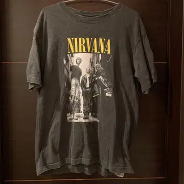 즉시 완판 아이템! NIRVAMA 티셔츠 GOOD ROCK SPEED